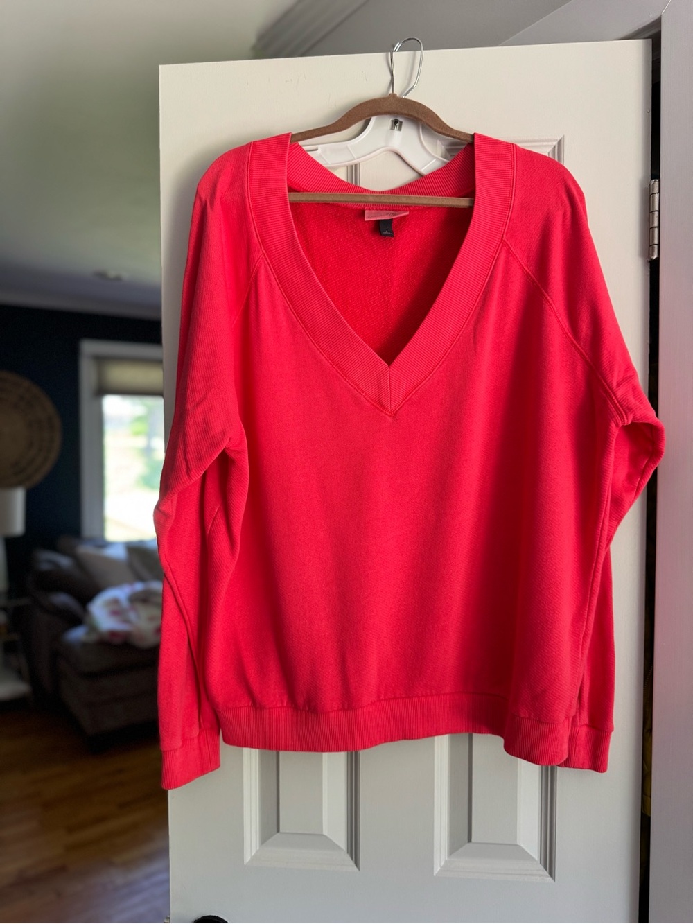 Universal Threads Women's V-Neck Sweatshirt- red